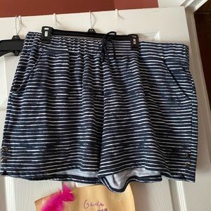 Maurice in motion shorts